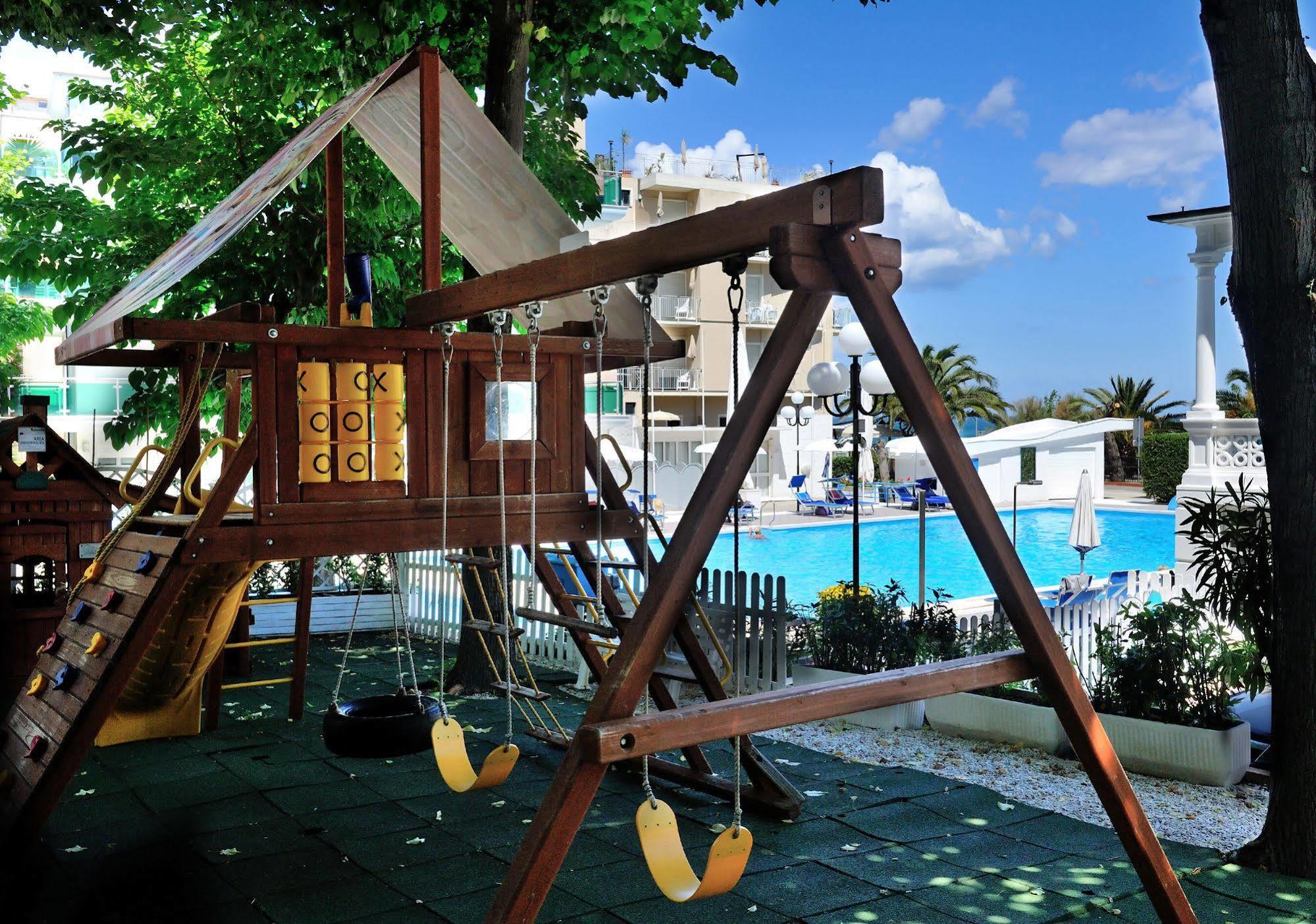Hotel Venus Gabicce Mare Ngoại thất bức ảnh
