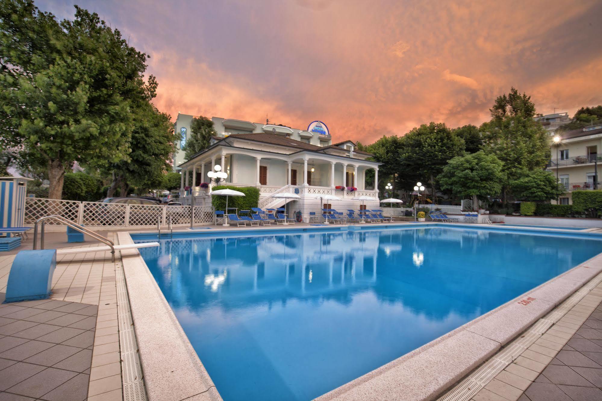 Hotel Venus Gabicce Mare Ngoại thất bức ảnh