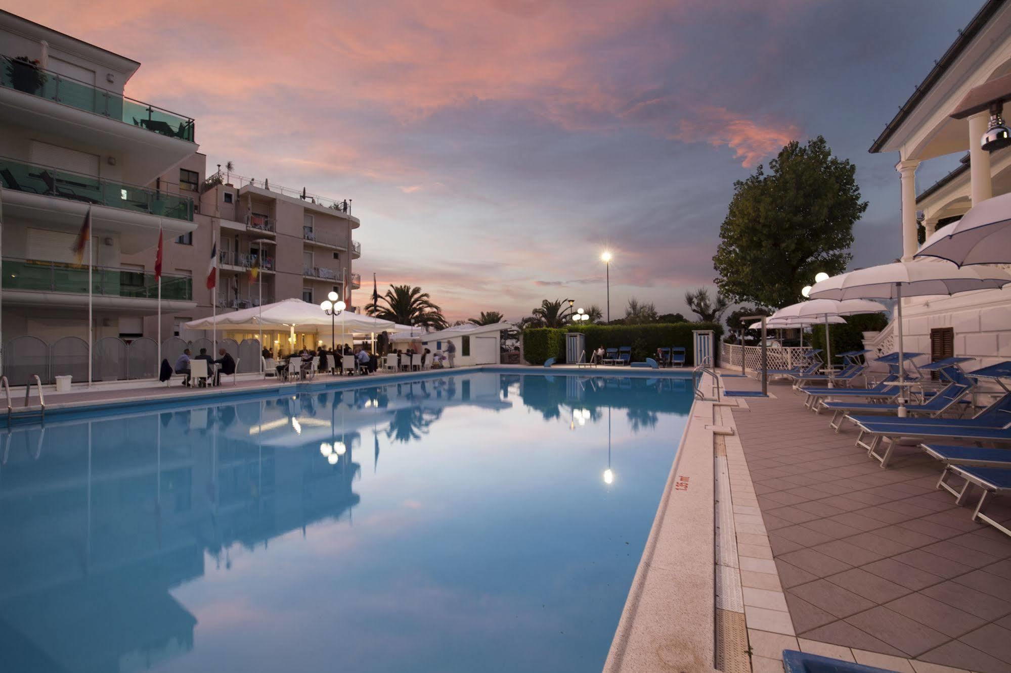 Hotel Venus Gabicce Mare Ngoại thất bức ảnh